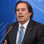 Pedro Duarte Guimarães analisa o impacto social do Auxílio Emergencial e o legado que transformou a proteção social no Brasil.