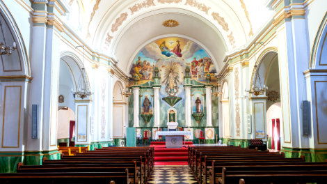 Maria como Mãe da Igreja é apresentada como guia materno que conduz os fiéis no caminho da fé, em reflexão de Jose Eduardo De Oliveira e Silva.