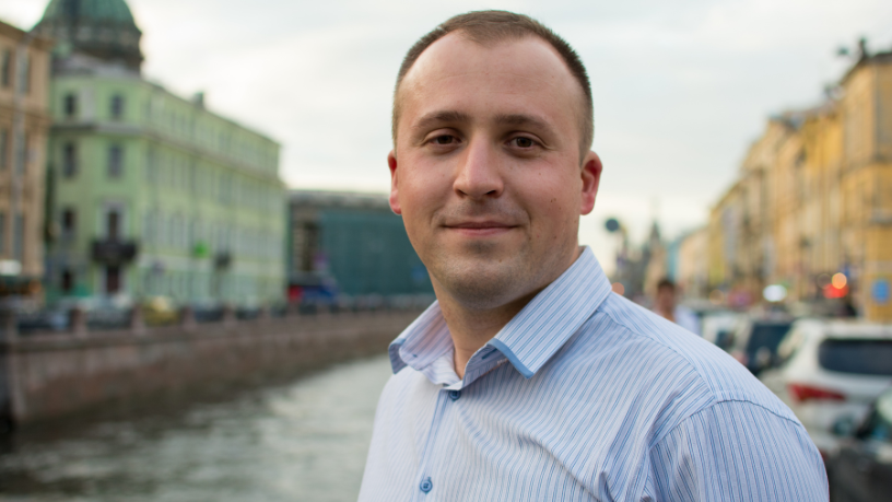 Treinar sem risco de lesão é uma realidade quando o fortalecimento progressivo, orientado por Andrey de Oliveira Pontes, se torna parte da rotina.