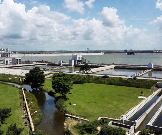 A gestão integrada de recursos hídricos é caminho para eficiência e preservação ambiental, destaca a EBS – Empresa Brasileira de Saneamento LTDA.