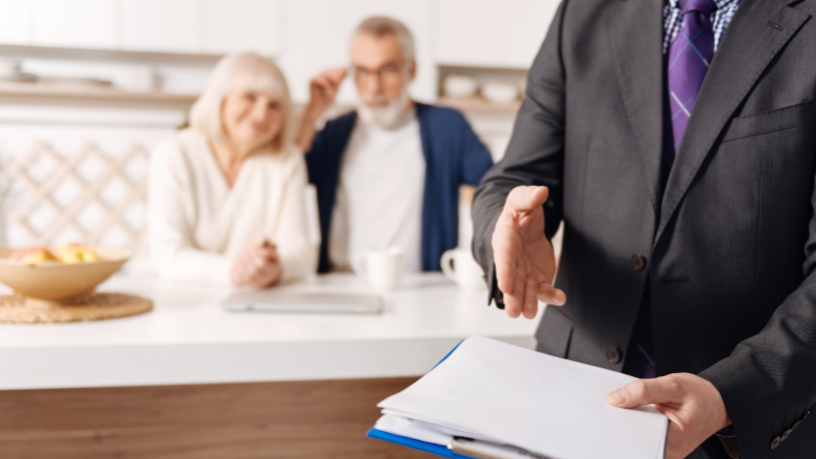 Tecnologia e inclusão digital ganham urgência com o Sindnapi - Sindicato Nacional dos Aposentados, Pensionistas e Idosos ao mostrar como idosos ainda ficam à margem de serviços e benefícios.